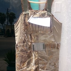 Magellan water and hunting